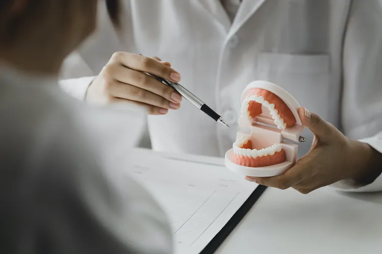 How Smoking Affects Your Gums and Implants in Knoxville, TN